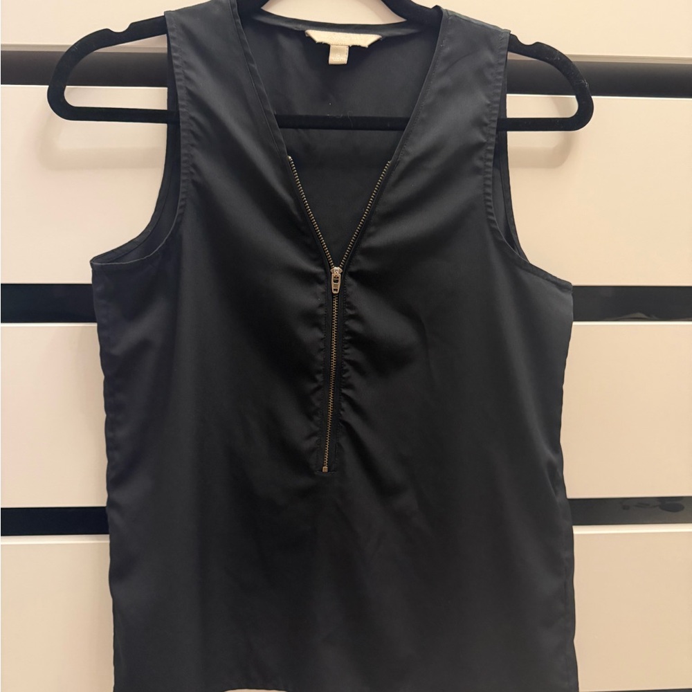 Banana Republic Sleeveless V-Neck Zip Front Women's Top - Black